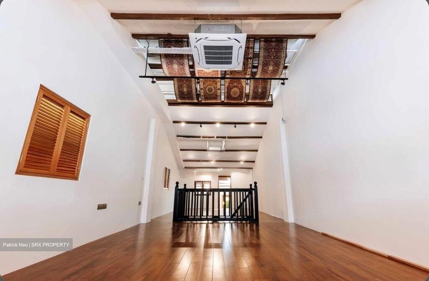 Dickson Road (D8), Office #522763731